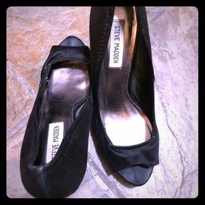 Steve Madden Black Peeptoe Heels
